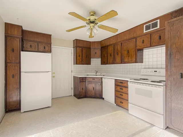 $223,800 | 4609 Northeast 43rd Terrace, Kansas City, MO 64117