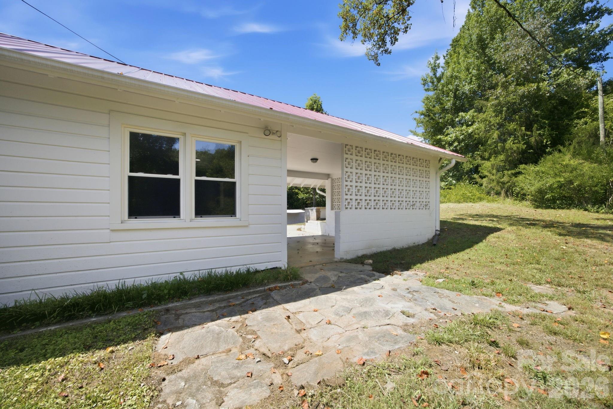 661 Lenoir Road Morganton, NC 28655 - Photo 9 of 48
