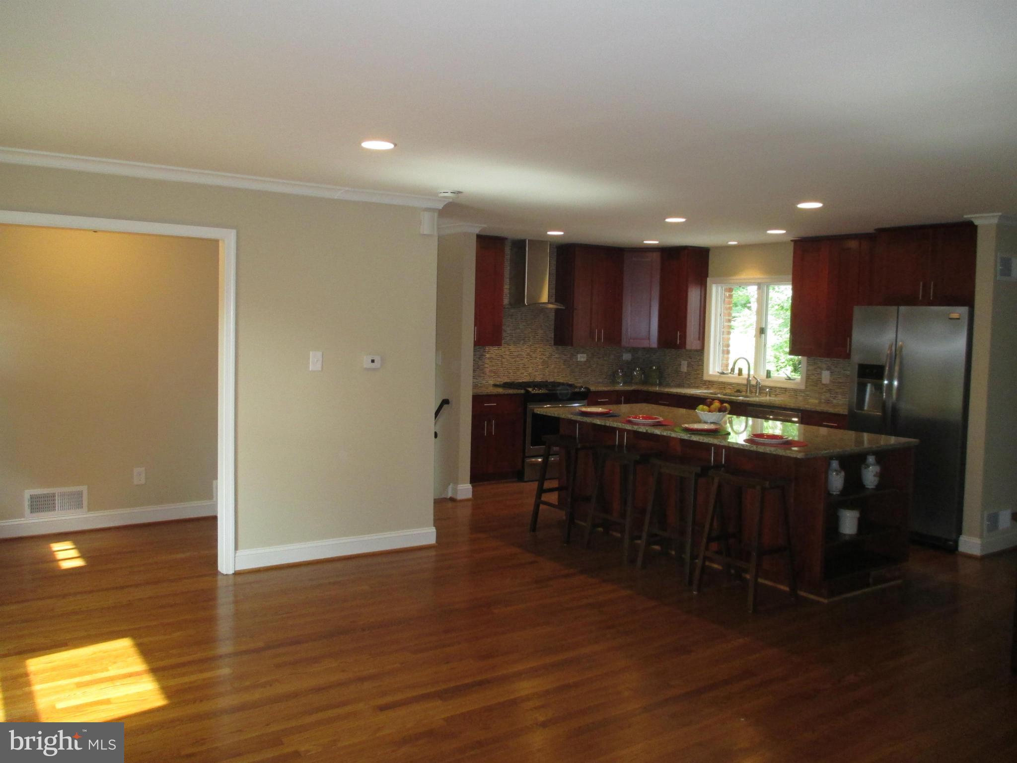 9611 Byeforde Road Kensington, MD 20895 - Photo 13 of 21 Living Room