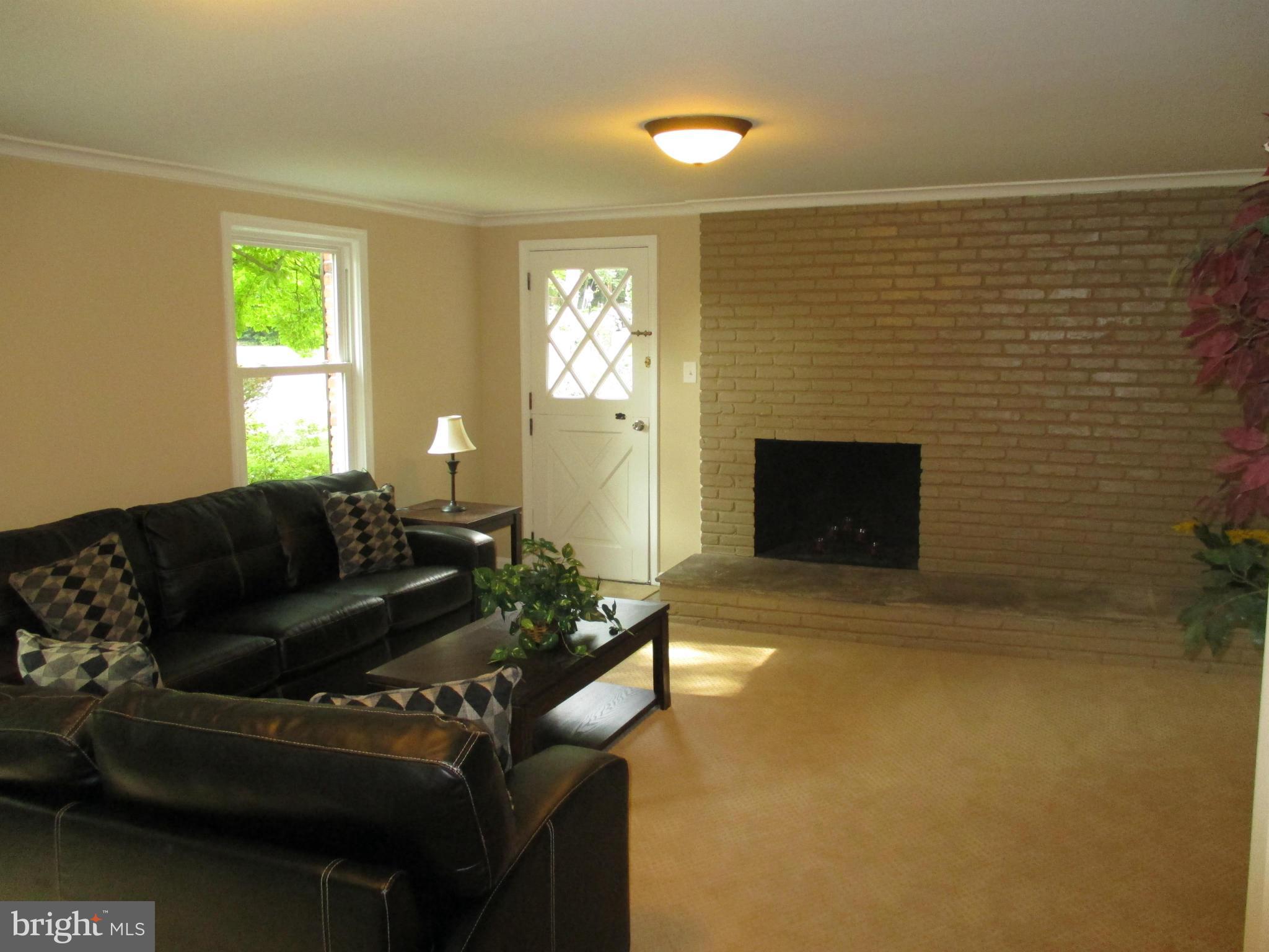 9611 Byeforde Road Kensington, MD 20895 - Photo 14 of 21 Family Room