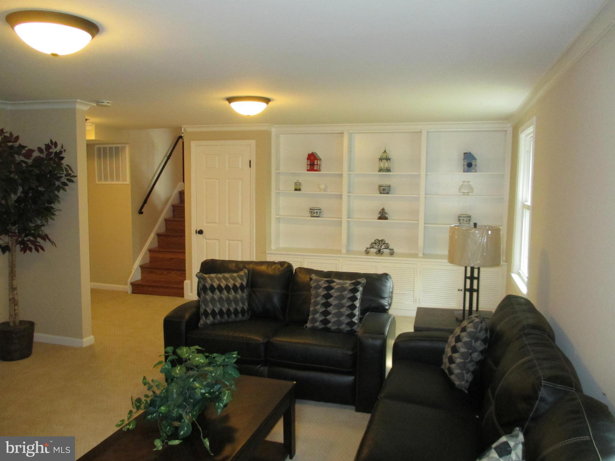 9611 Byeforde Road Kensington, MD 20895 - Photo 15 of 21 Family Room