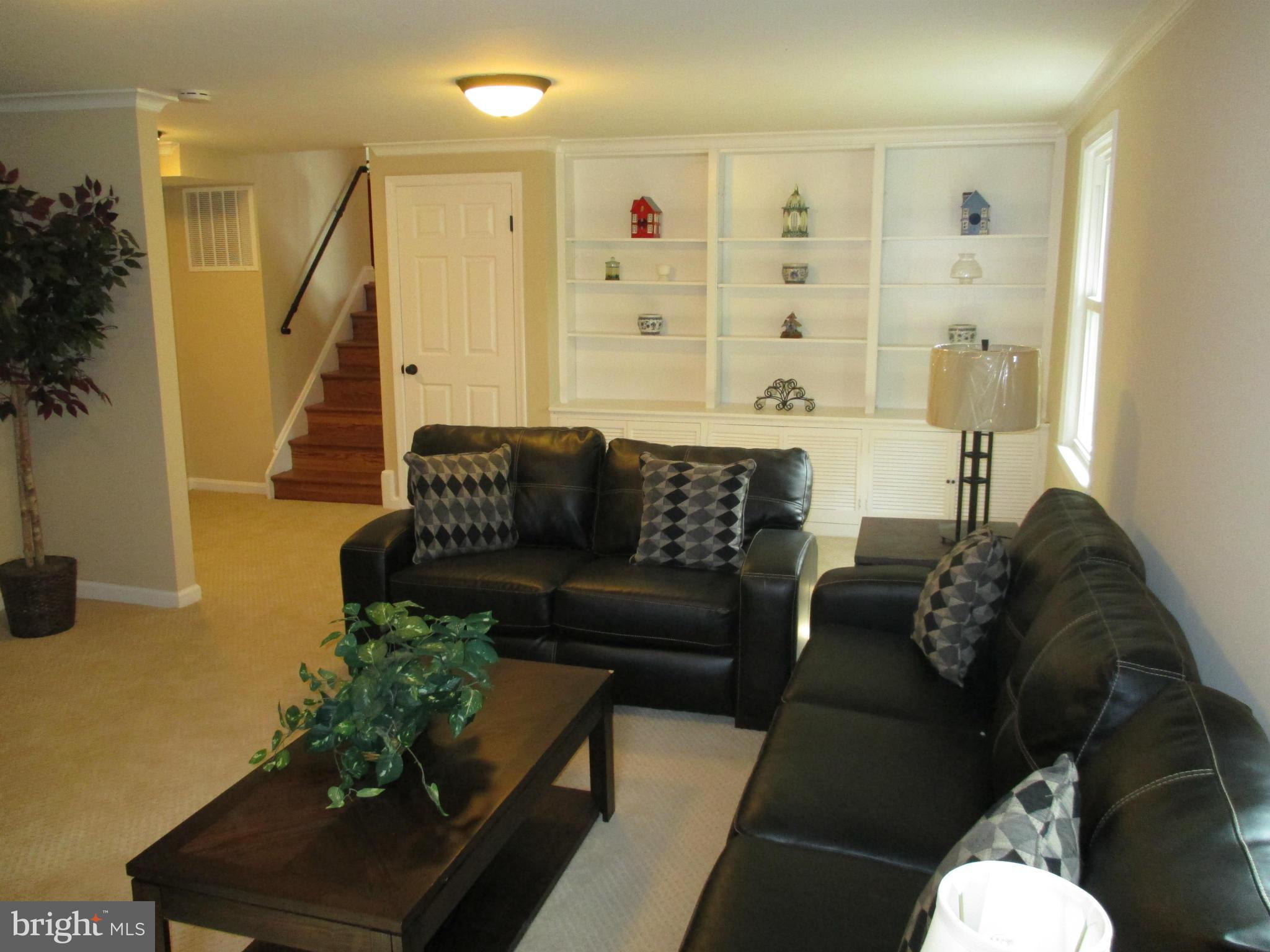 9611 Byeforde Road Kensington, MD 20895 - Photo 16 of 21 Family Room
