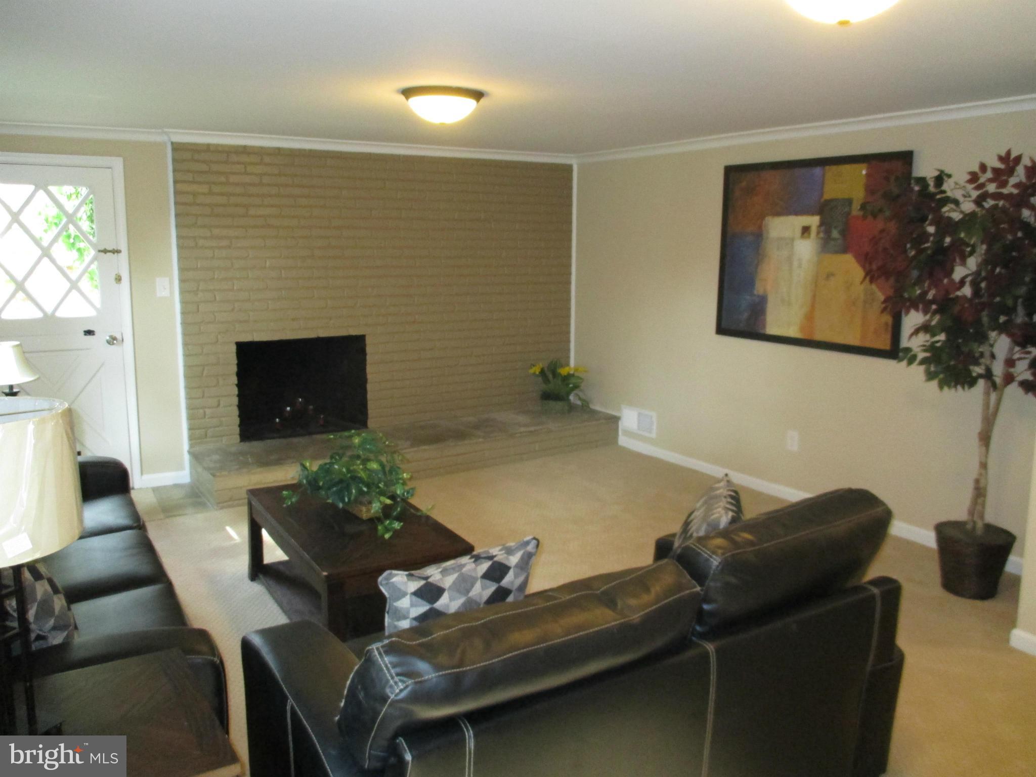 9611 Byeforde Road Kensington, MD 20895 - Photo 17 of 21 Family Room