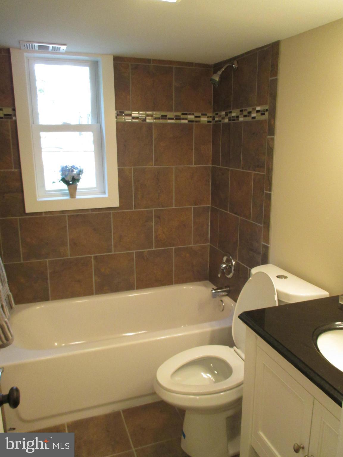 9611 Byeforde Road Kensington, MD 20895 - Photo 18 of 21 Bath