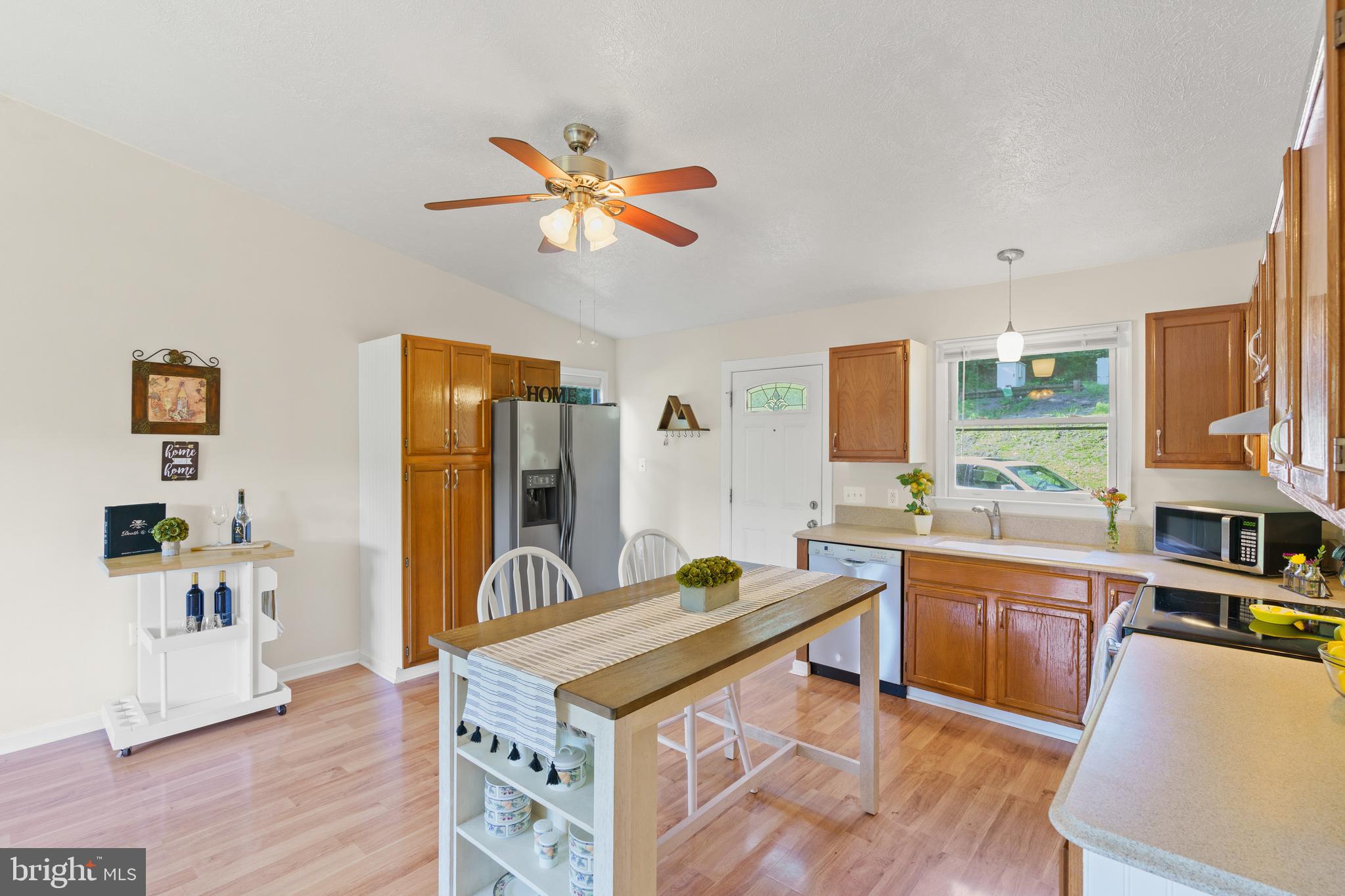 185 Creek Road Front Royal, VA 22630 - Photo 4 of 48 Gallery Image 4