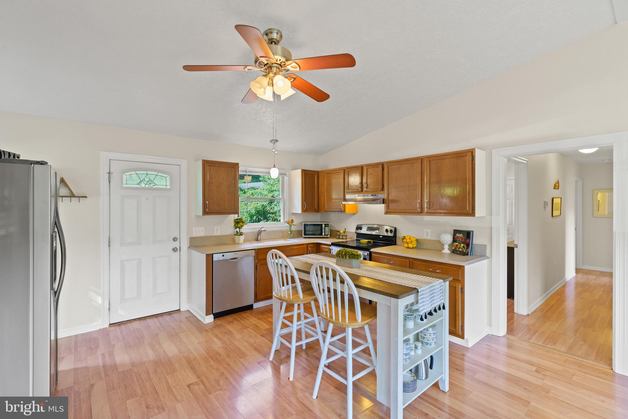 185 Creek Road Front Royal, VA 22630 - Photo 5 of 48 Gallery Image 5