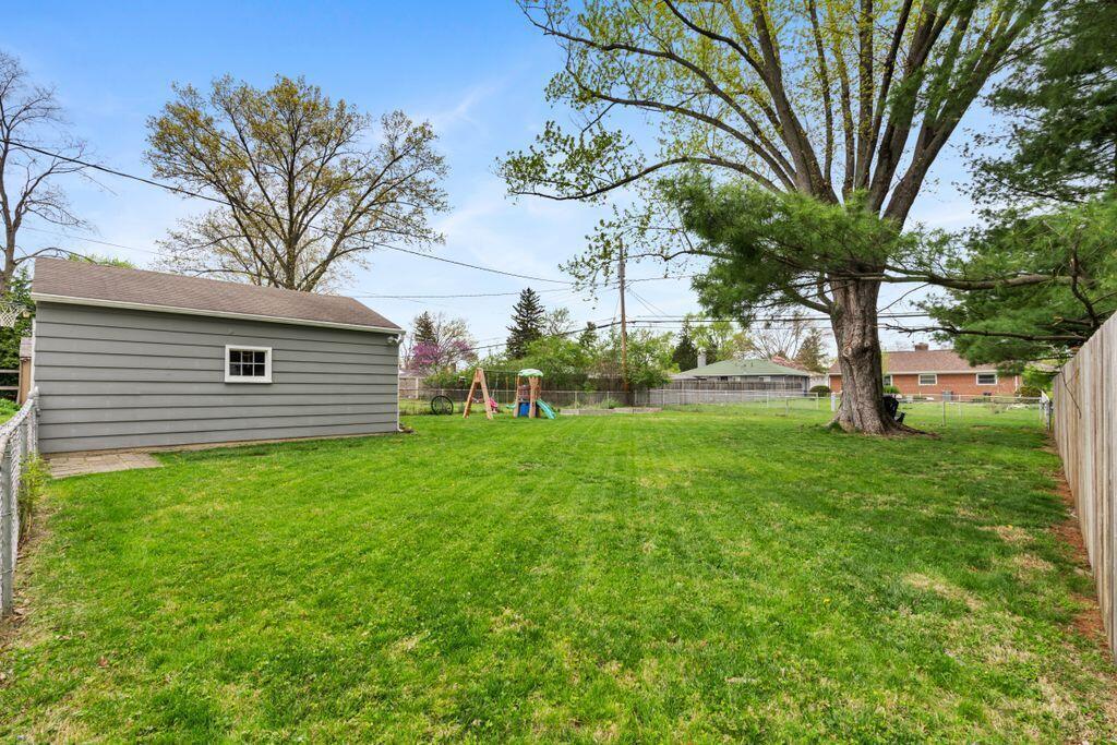 540 East Beaumont Road Columbus, OH 43214 - Photo 21 of 21 Backyard 2