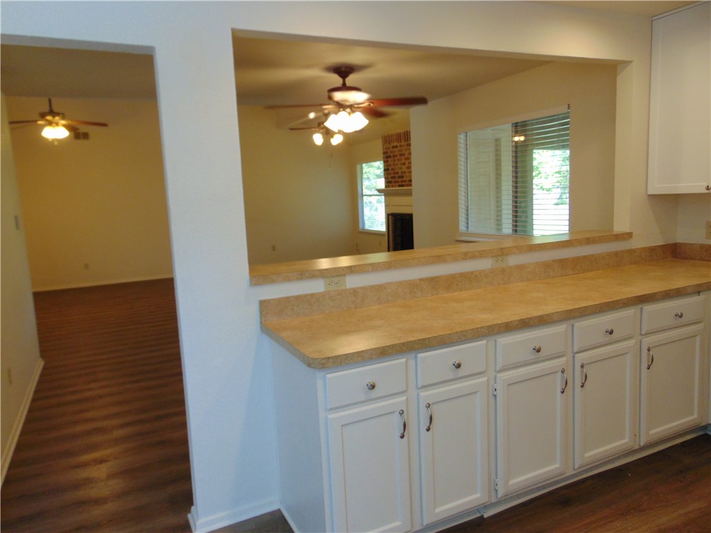 9213 Independence Loop Austin, TX 78748 - Photo 7 of 20