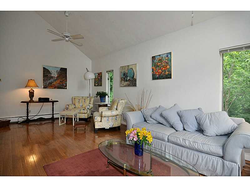 872 Boston Neck Road Narragansett, RI 02882 - Photo 9 of 23 Living Room.
