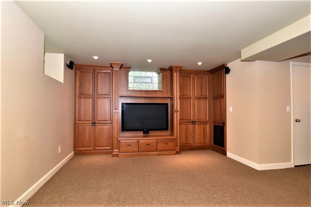 2855 Weybridge Road Cleveland, OH 44120 - Photo 25 of 33