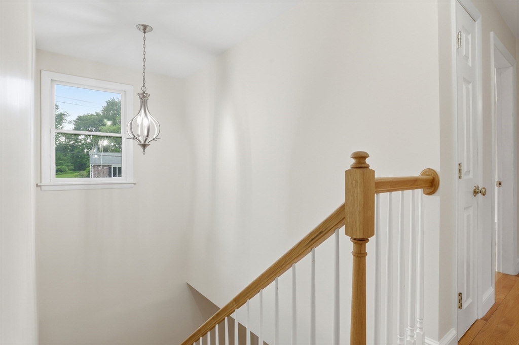 6 Hillcrest Road Bedford, MA 01730 - Photo 16 of 33
