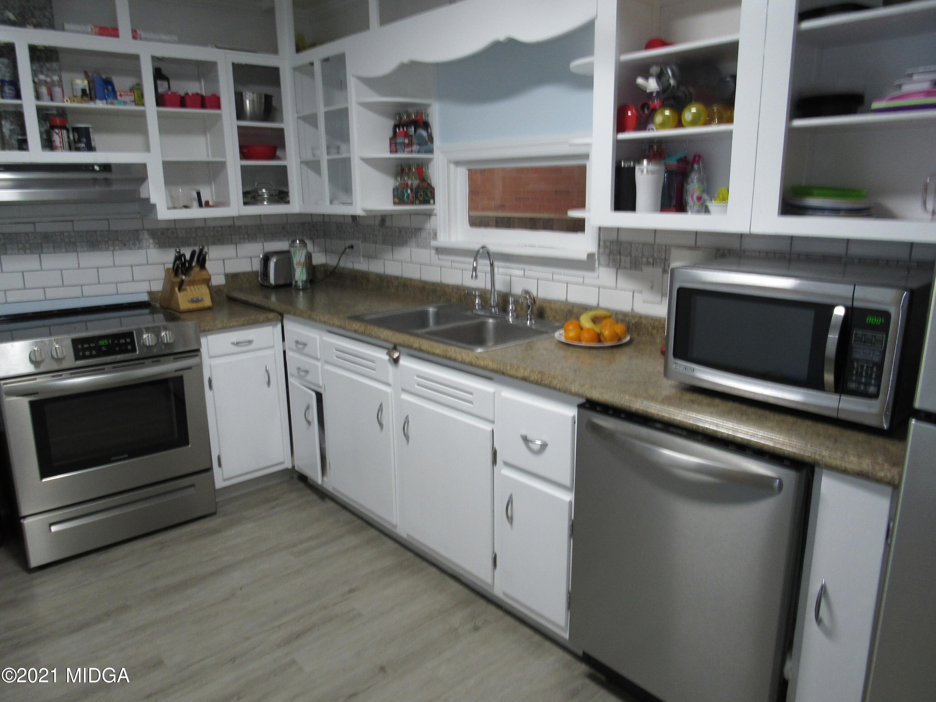 2857 Allen Road Macon, GA 31216 - Photo 12 of 21 12-Kitchen