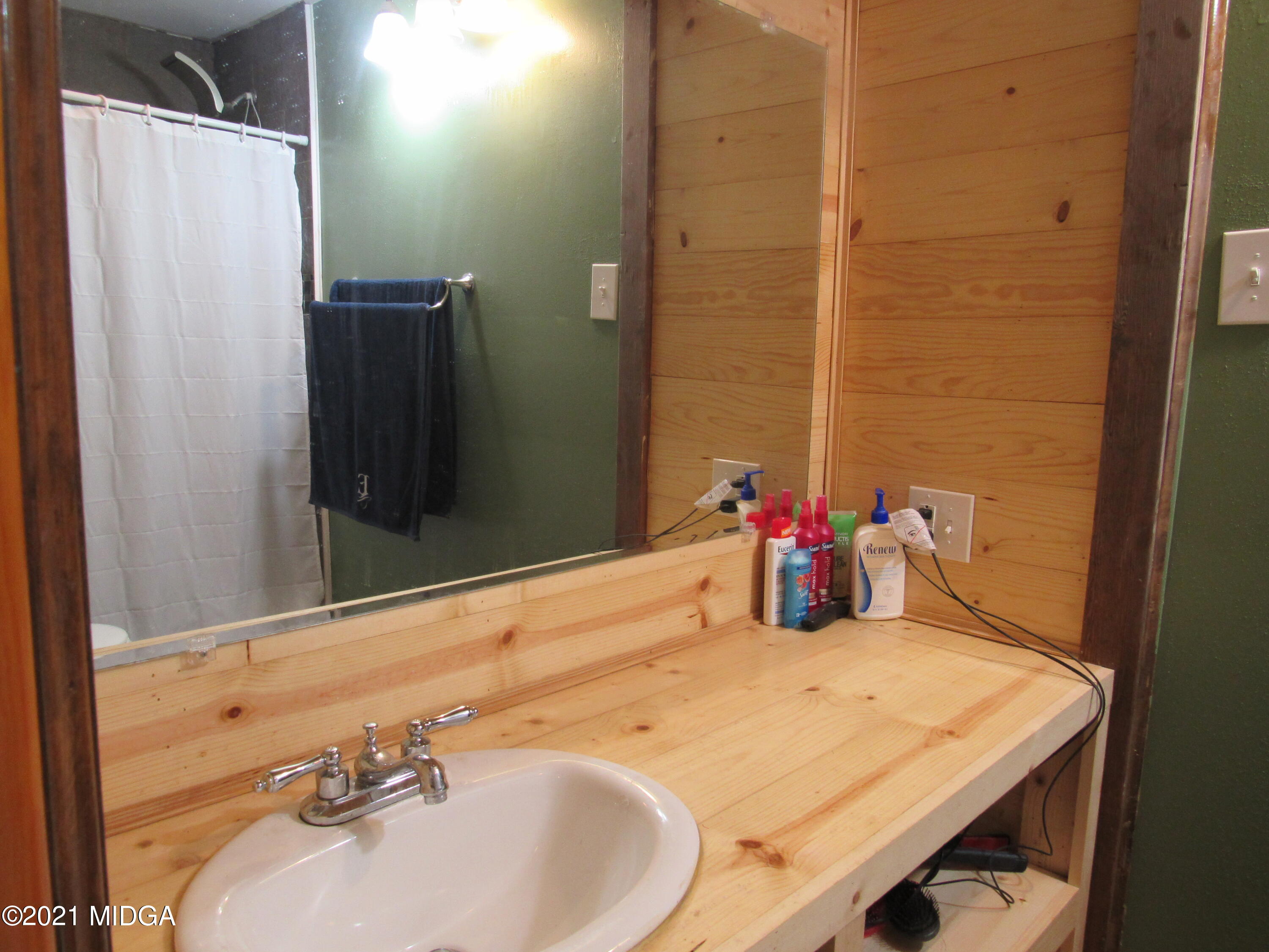 2857 Allen Road Macon, GA 31216 - Photo 15 of 21 15-Master Bath