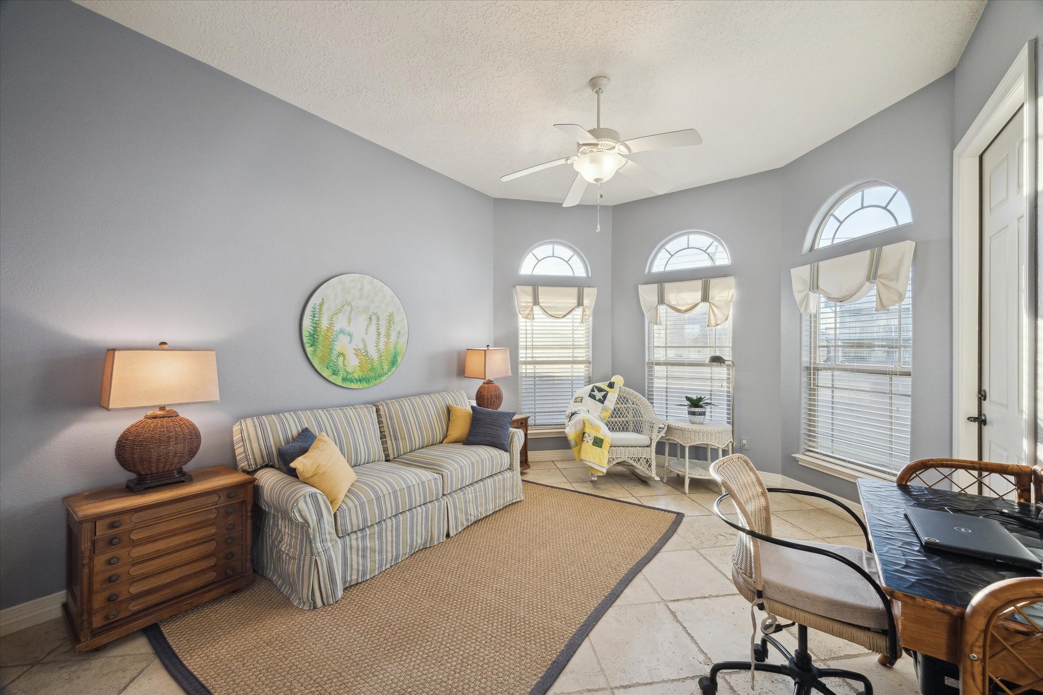 1406 Todville Road Seabrook, TX 77586 - Photo 27 of 50 1ST LEVEL BEDROOM OR OFFICE WITH A PRIVATE BALCONY AND EN-SUITE BATHROOM.