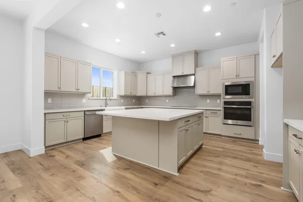 $899,999 | 4522 Iron Crk Court, Friant, CA 93626