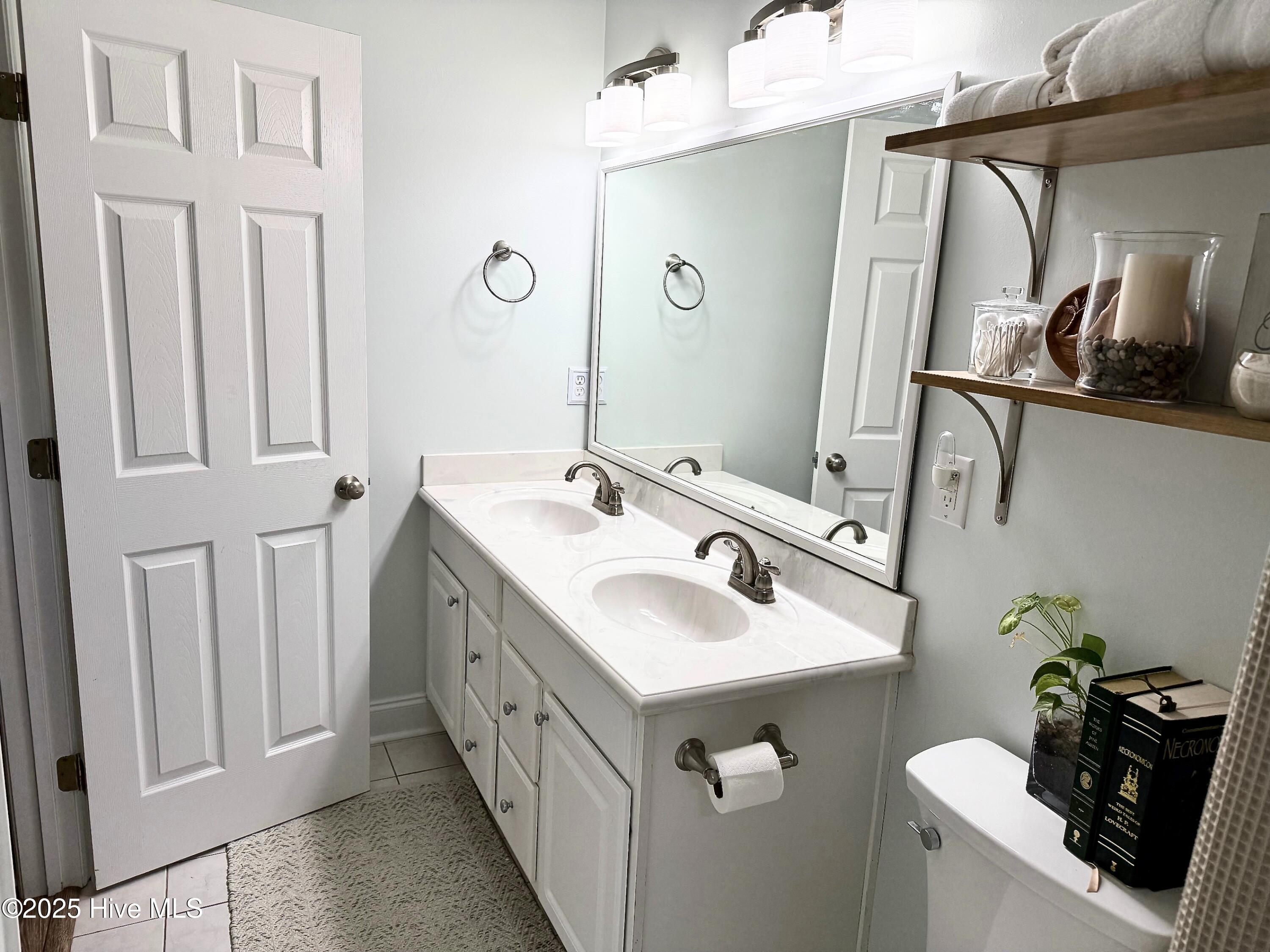318 Conner Grant Road New Bern, NC 28562 - Photo 22 of 34 Master Bath