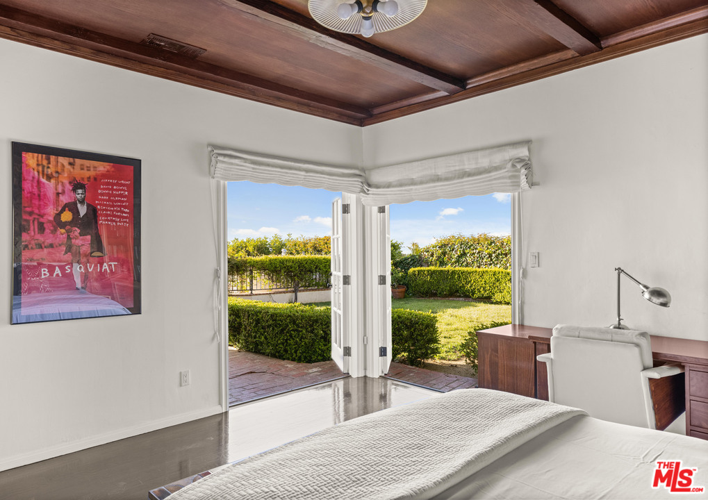 8663 Edwin Drive Los Angeles, CA 90046 - Photo 12 of 29