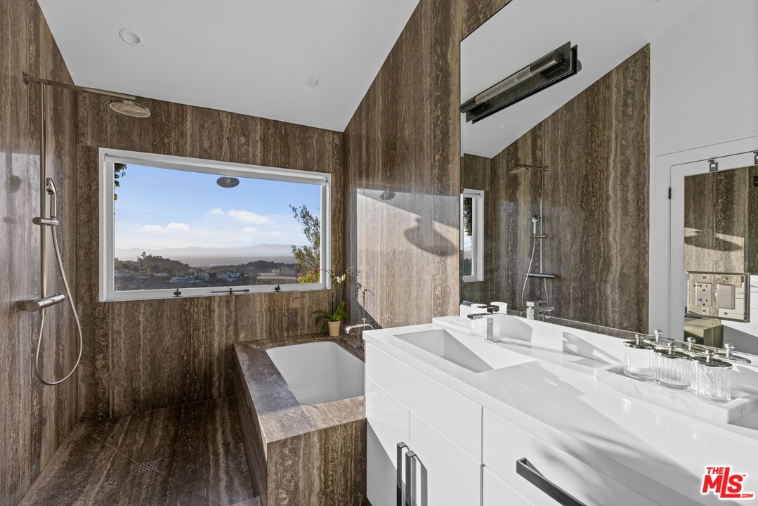 8663 Edwin Drive Los Angeles, CA 90046 - Photo 13 of 29