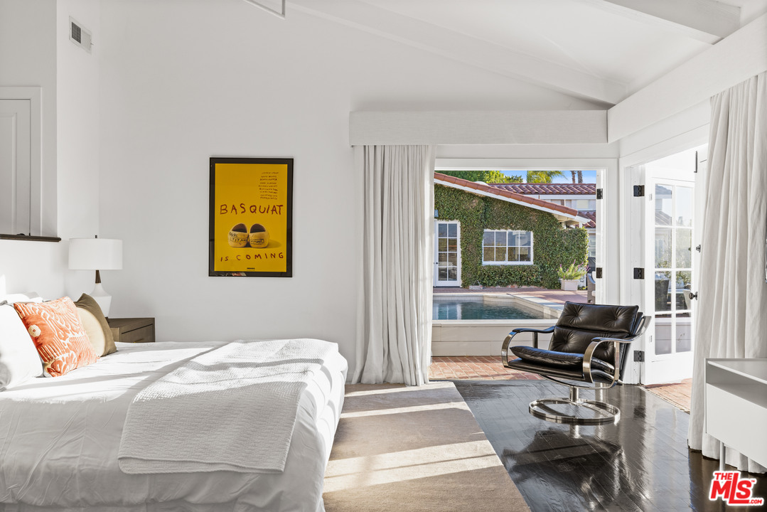 8663 Edwin Drive Los Angeles, CA 90046 - Photo 14 of 29