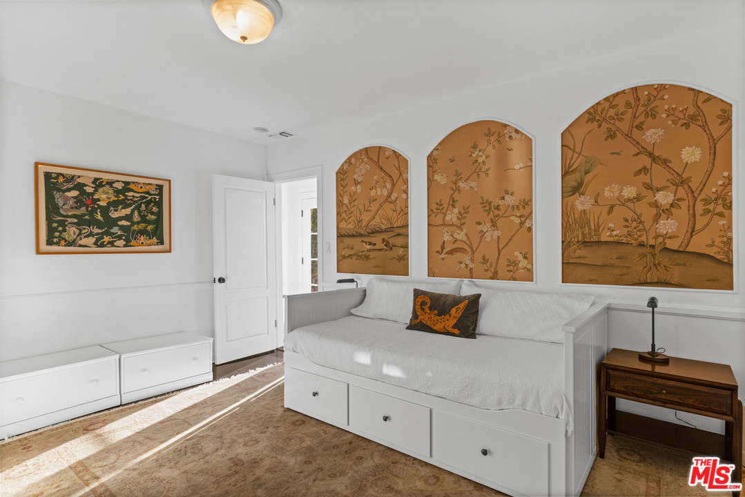 8663 Edwin Drive Los Angeles, CA 90046 - Photo 17 of 29