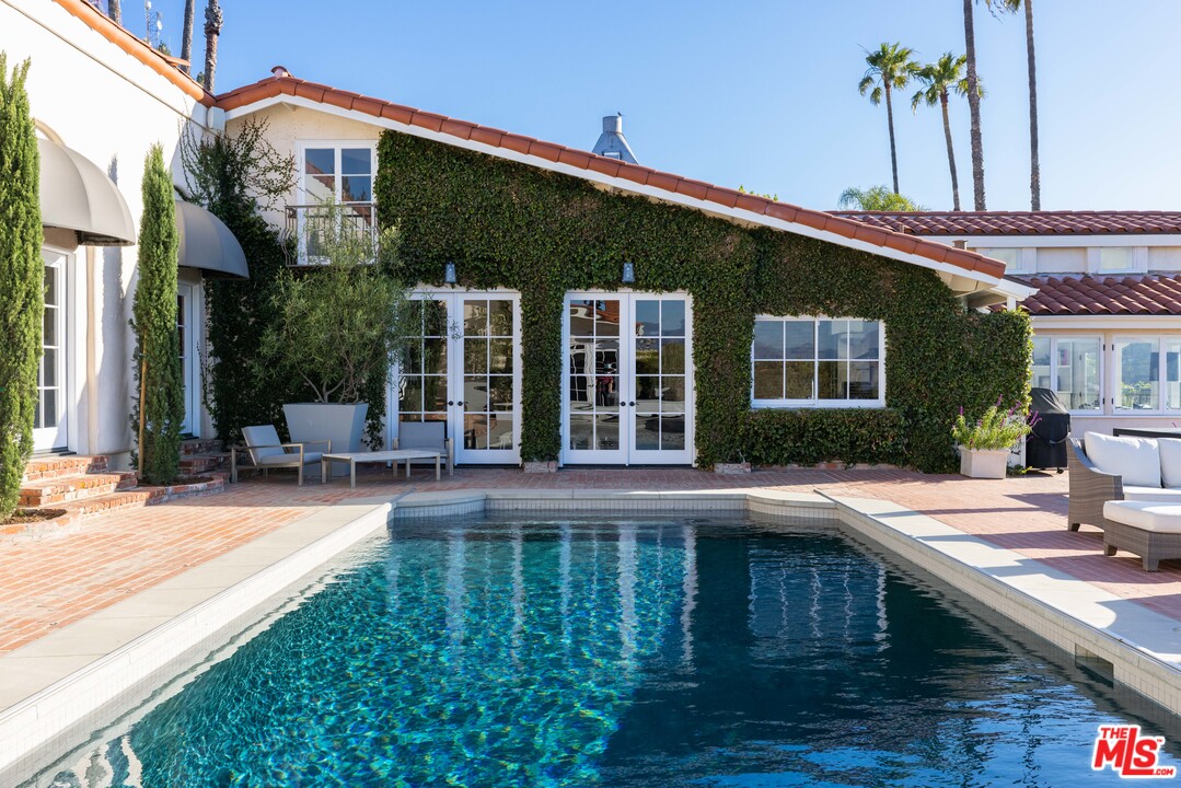 8663 Edwin Drive Los Angeles, CA 90046 - Photo 20 of 29