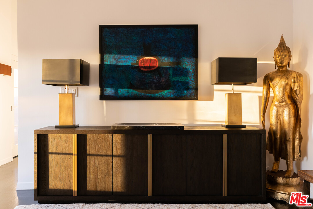 8663 Edwin Drive Los Angeles, CA 90046 - Photo 3 of 29