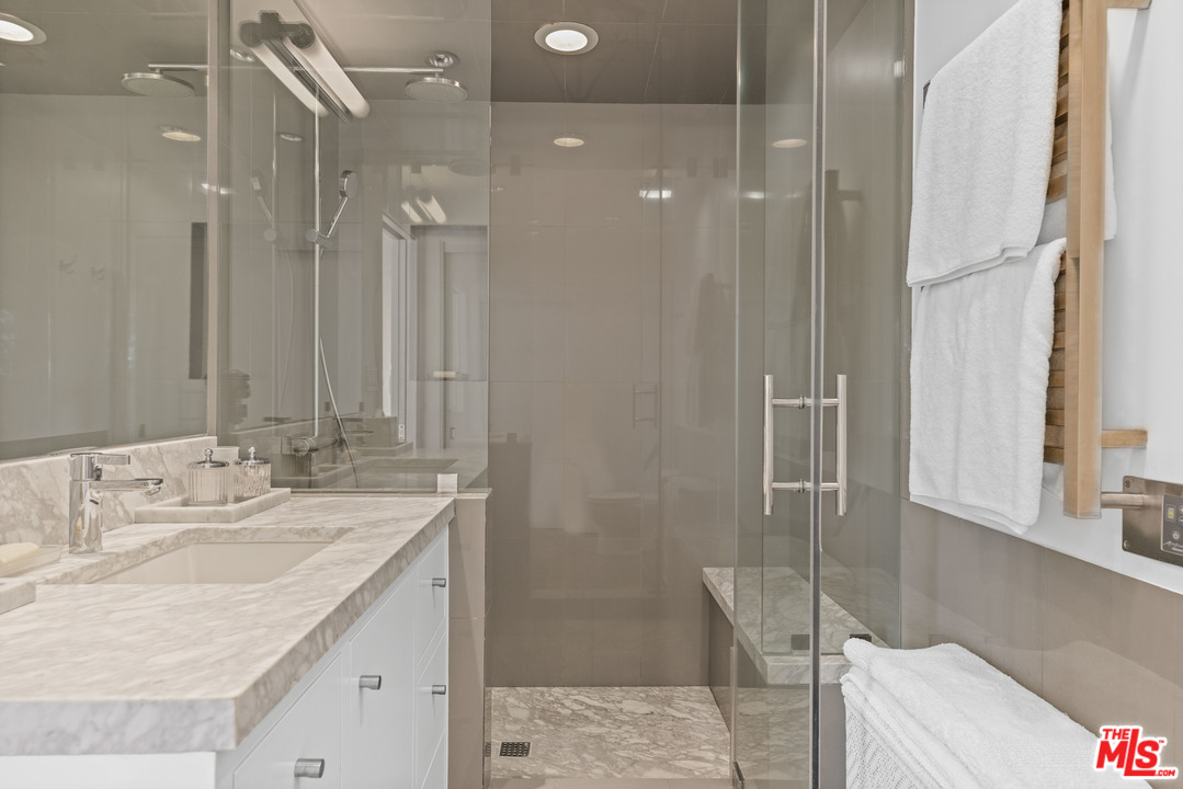 8663 Edwin Drive Los Angeles, CA 90046 - Photo 24 of 29