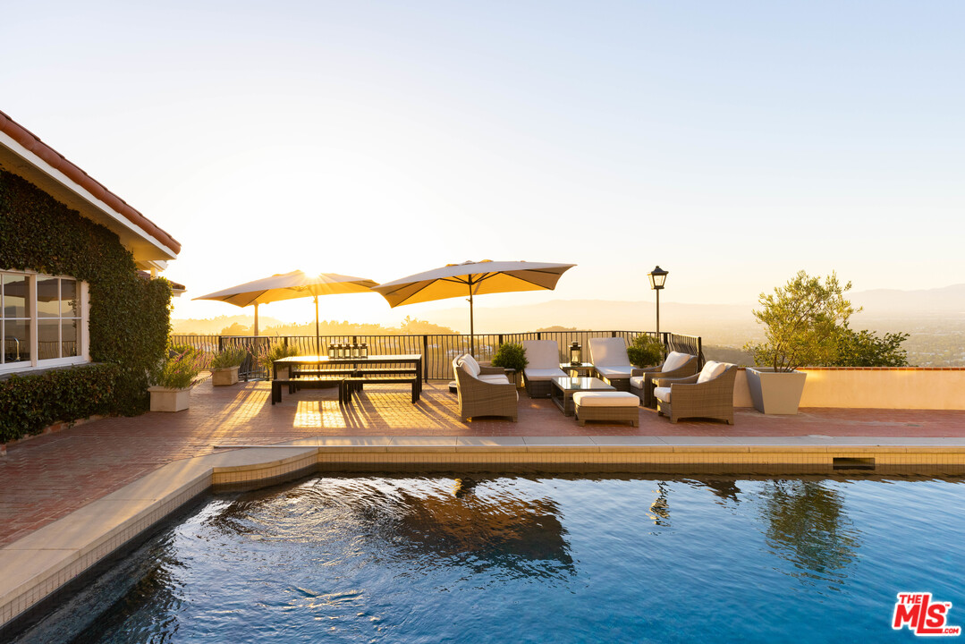 8663 Edwin Drive Los Angeles, CA 90046 - Photo 27 of 29