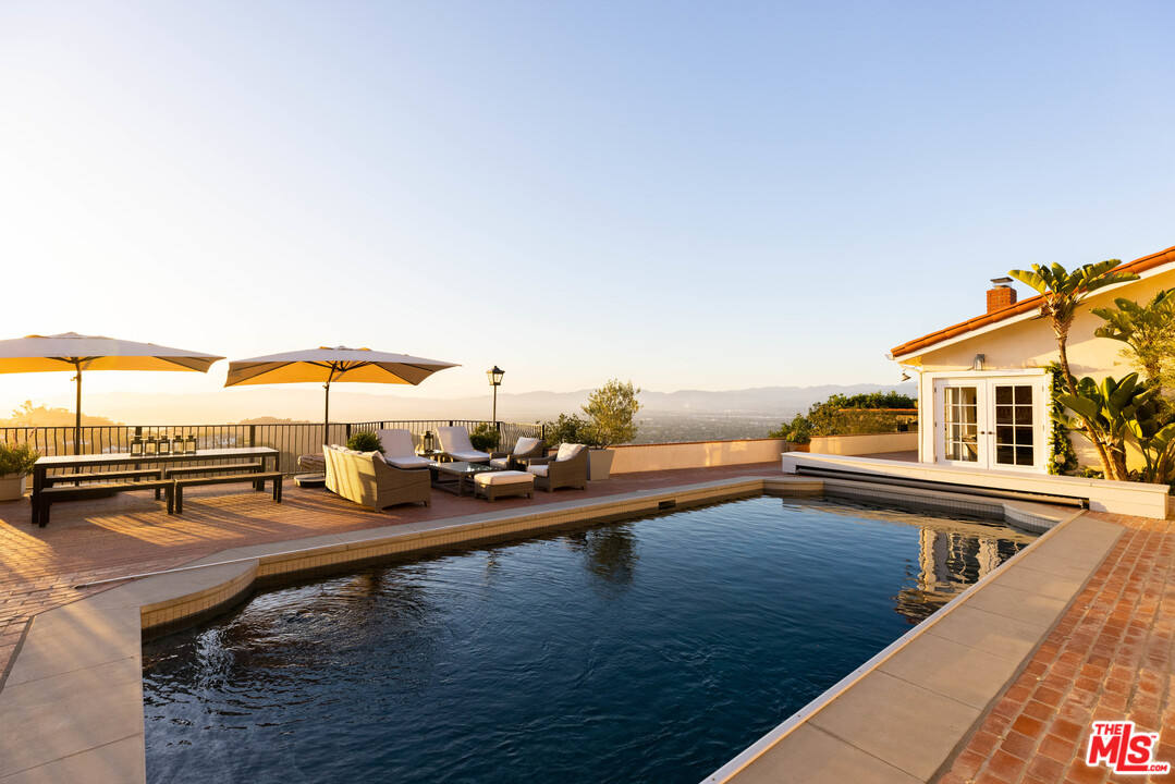 8663 Edwin Drive Los Angeles, CA 90046 - Photo 28 of 29