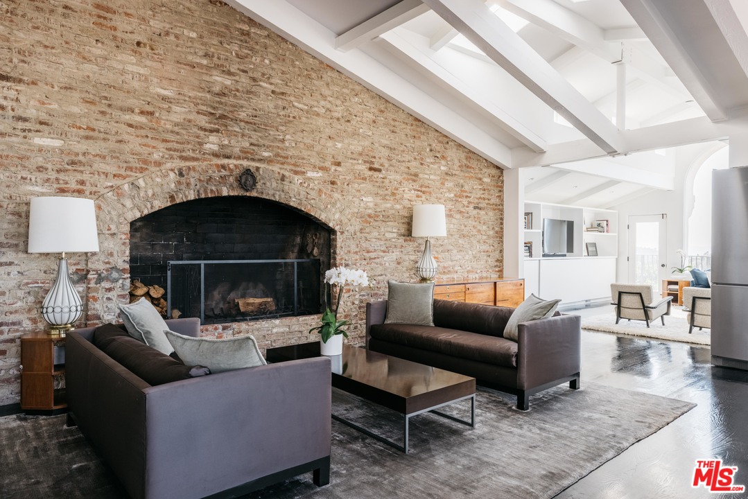 8663 Edwin Drive Los Angeles, CA 90046 - Photo 6 of 29