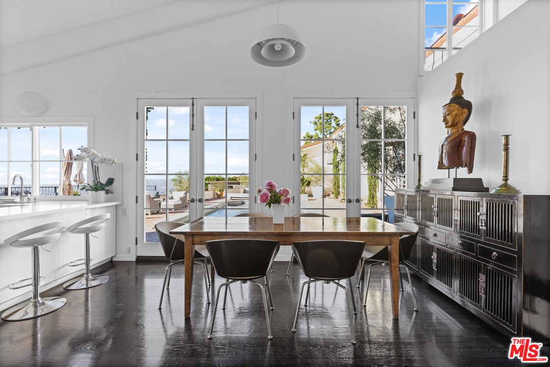 8663 Edwin Drive Los Angeles, CA 90046 - Photo 8 of 29