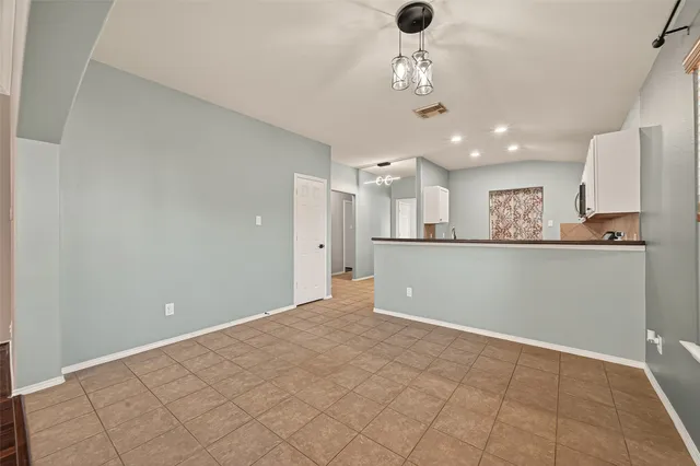 $2,200 | 13002 Trail Manor Drive, Pearland, TX 77584