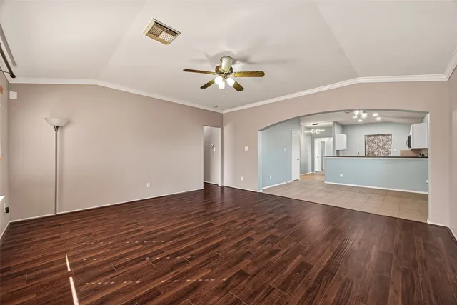 $2,200 | 13002 Trail Manor Drive, Pearland, TX 77584