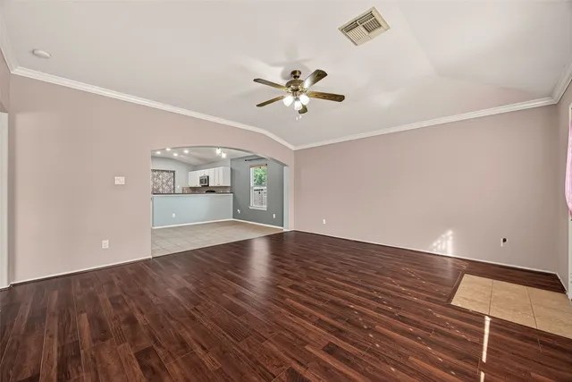 $2,200 | 13002 Trail Manor Drive, Pearland, TX 77584