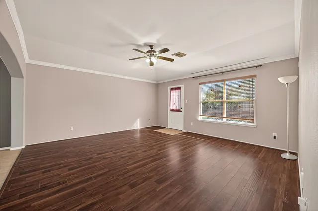 $2,200 | 13002 Trail Manor Drive, Pearland, TX 77584