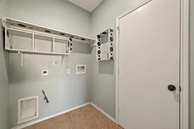 $2,200 | 13002 Trail Manor Drive, Pearland, TX 77584