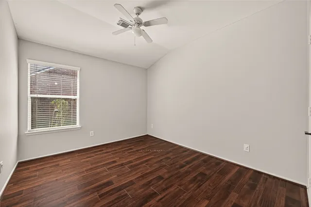 $2,200 | 13002 Trail Manor Drive, Pearland, TX 77584