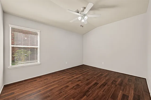 $2,200 | 13002 Trail Manor Drive, Pearland, TX 77584