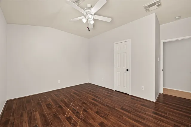 $2,200 | 13002 Trail Manor Drive, Pearland, TX 77584