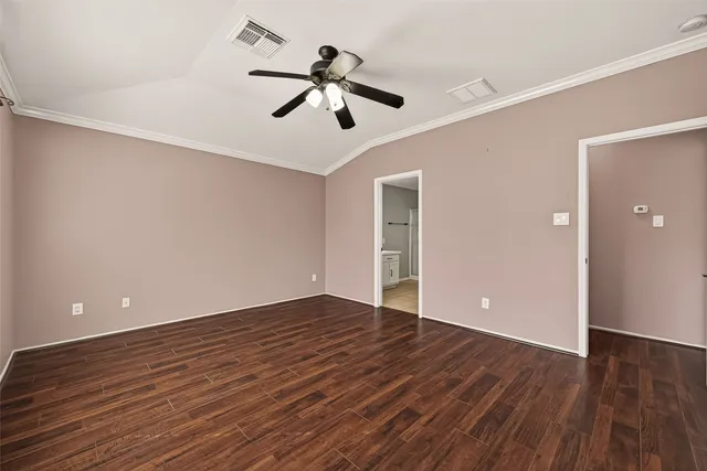 $2,200 | 13002 Trail Manor Drive, Pearland, TX 77584