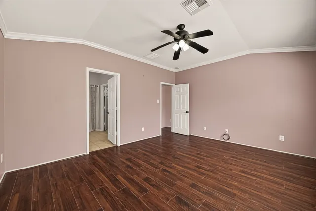 $2,200 | 13002 Trail Manor Drive, Pearland, TX 77584