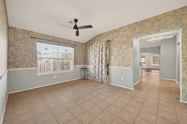 $2,200 | 13002 Trail Manor Drive, Pearland, TX 77584
