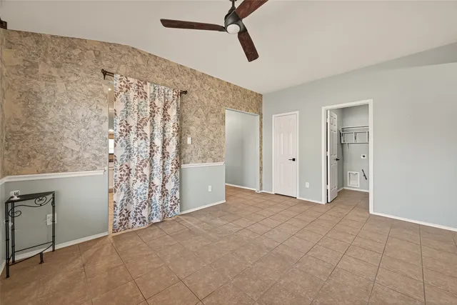 $2,200 | 13002 Trail Manor Drive, Pearland, TX 77584