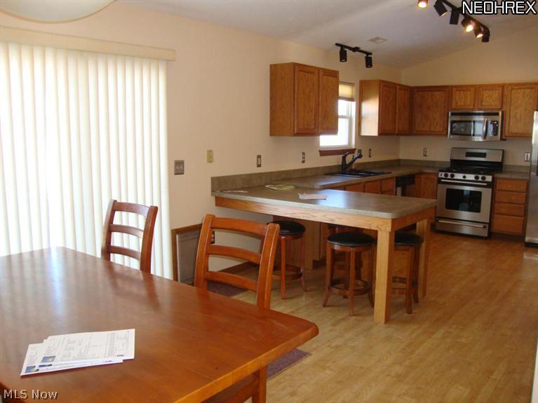 5519 Ridgeview Boulevard North Ridgeville, OH 44039 - Photo 11 of 25