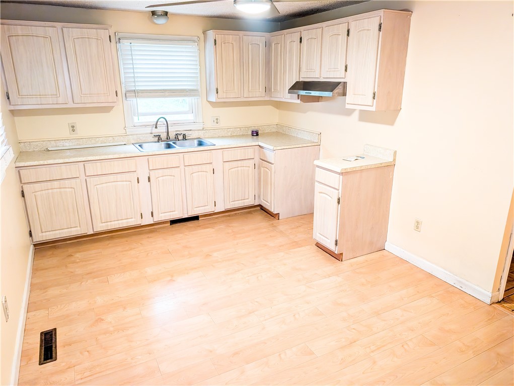46 West Carpenter Street Pawtucket, RI 02860 - Photo 3 of 10