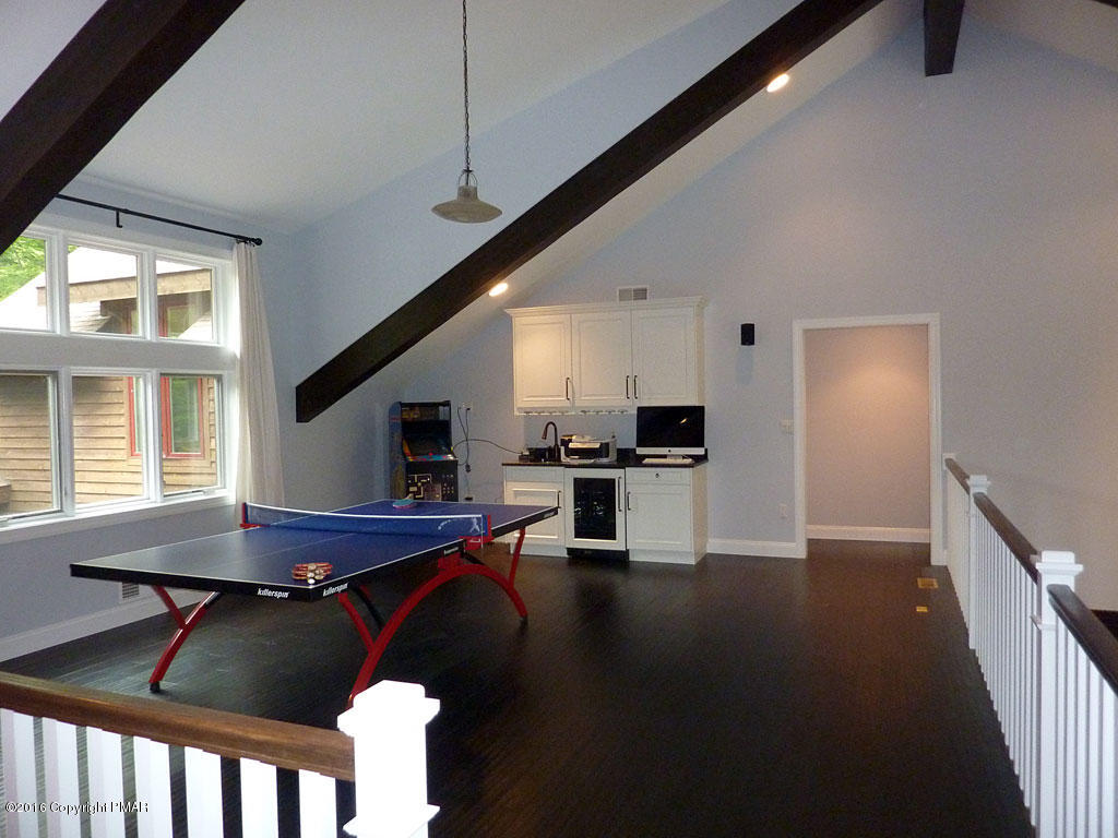 2141 Red Spruce Road Pocono Pines, PA 18350 - Photo 36 of 64 CumminsLoft