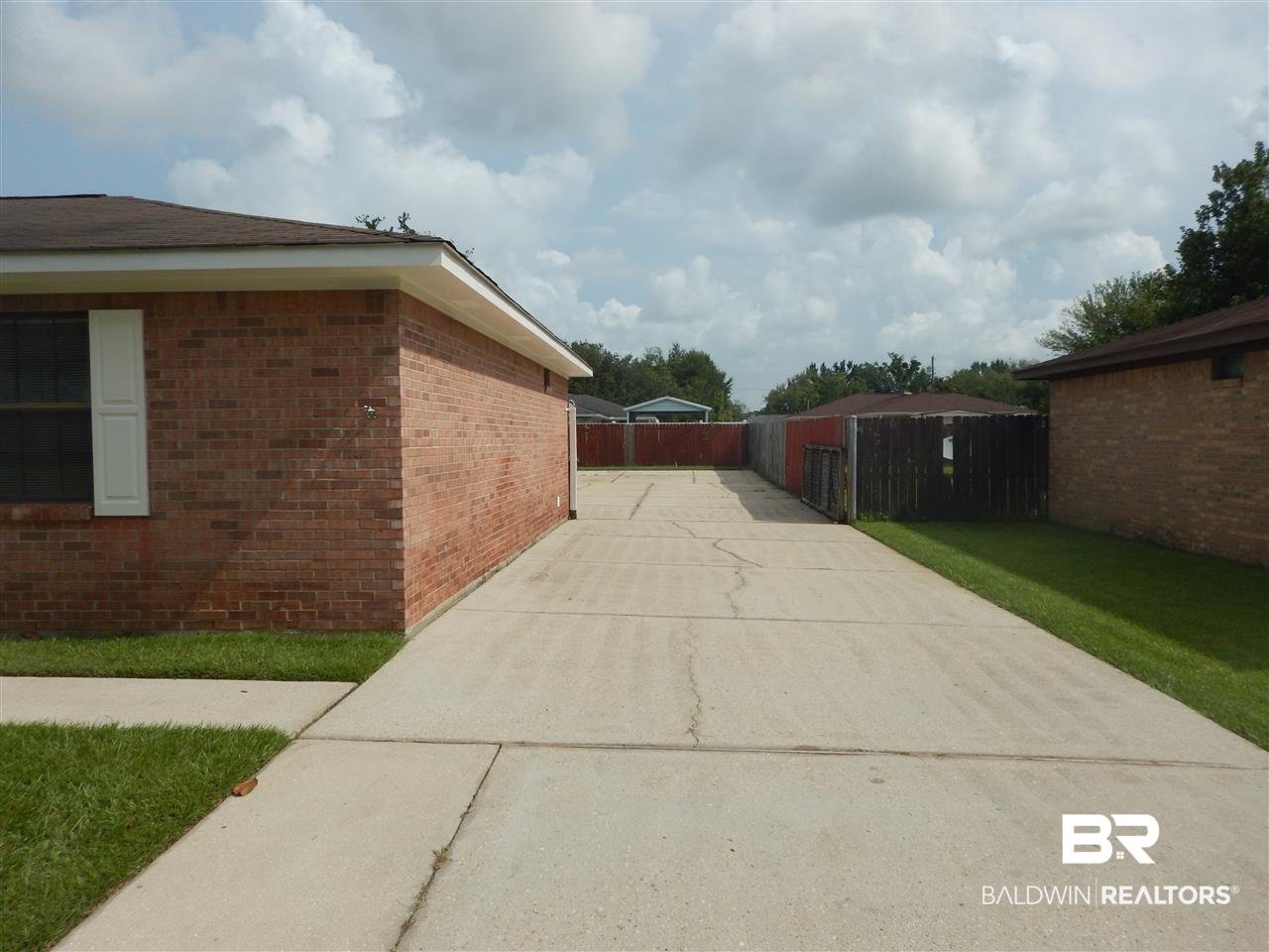 508 West Amanda Avenue Foley, AL 36535 - Photo 2 of 28 Gallery Image 2