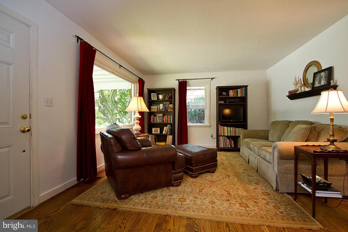 22 Sycamore Road Ephrata, PA 17522 - Photo 3 of 38 Gallery Image 3