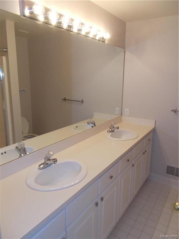 3475 Wyndam Lane Rochester, MI 48306 - Photo 7 of 11