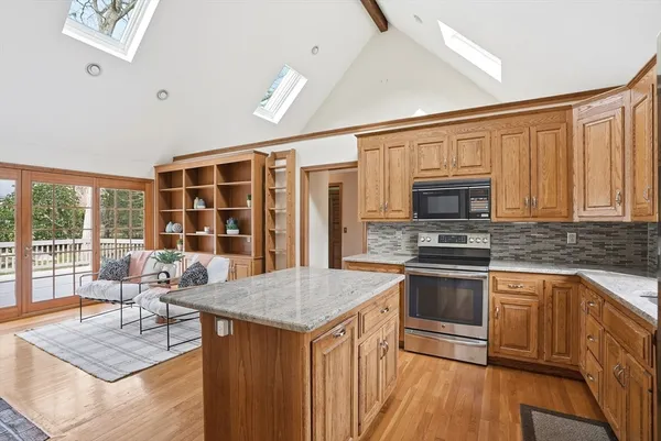 $1,995,000 | 19 Nemasket Road, Falmouth, MA 02540
